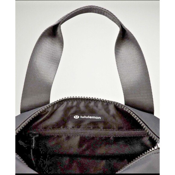 Lululemon Knit Nylon Mini Barrel Duffel Bag 5L Black, Pink or Raw Linen - Picture 4 of 12
